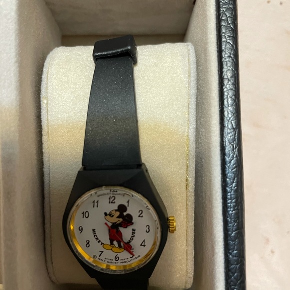 Mickey Mouse watch - Picture 1 of 1